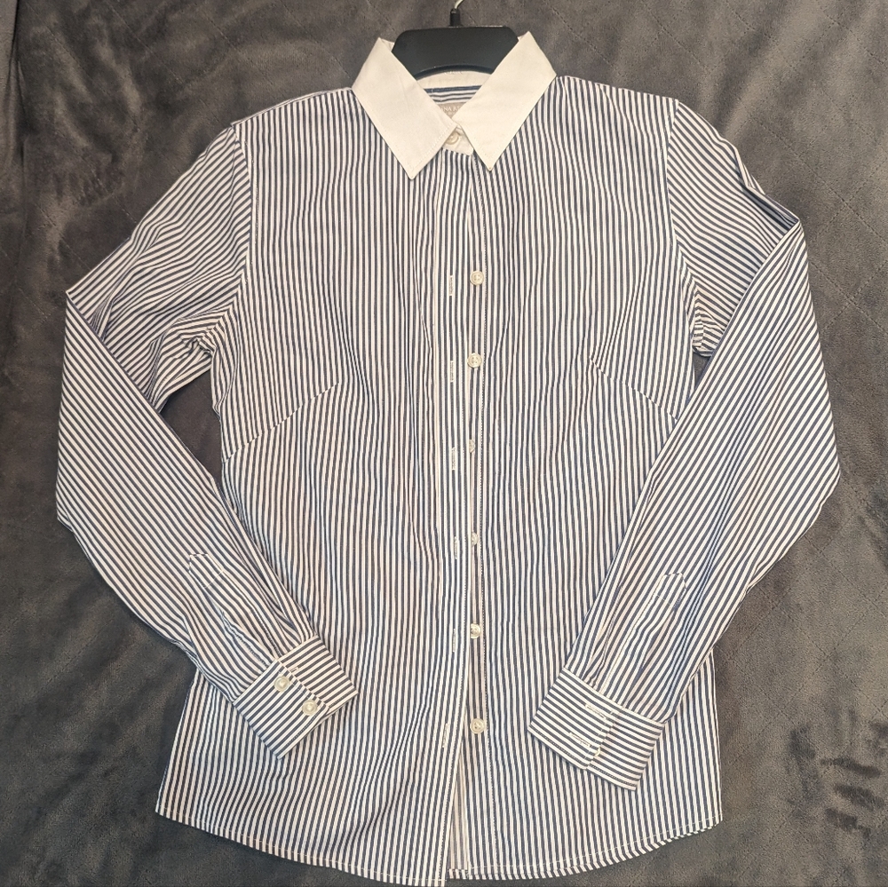 Banana Republic Women's Fitted Button-down, Size 2
